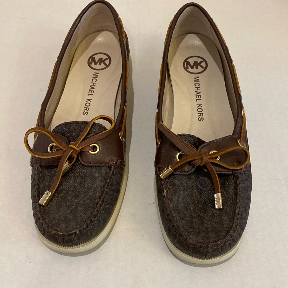 Michael Kors MK Blair slip on flat loafers Moccasins size 7 1/2 M. GUC